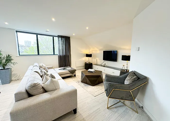 St Johns 3br Penthouse By Furnished - Centre - Next To Minster - Free Parking Lejlighed